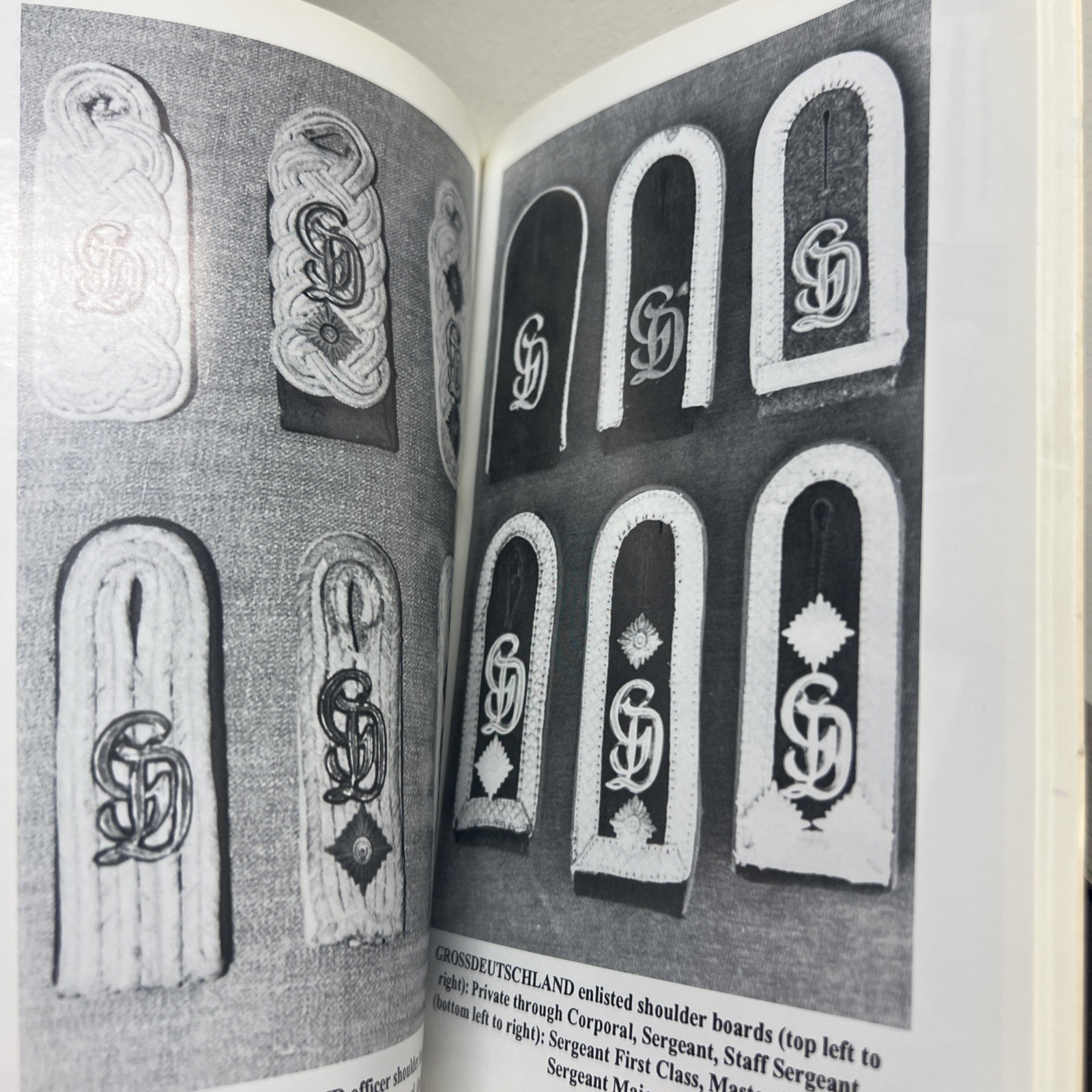 WW2 German Soldat Vol 5 Uniforms and Insignia of Panzerkorps Used Softcover