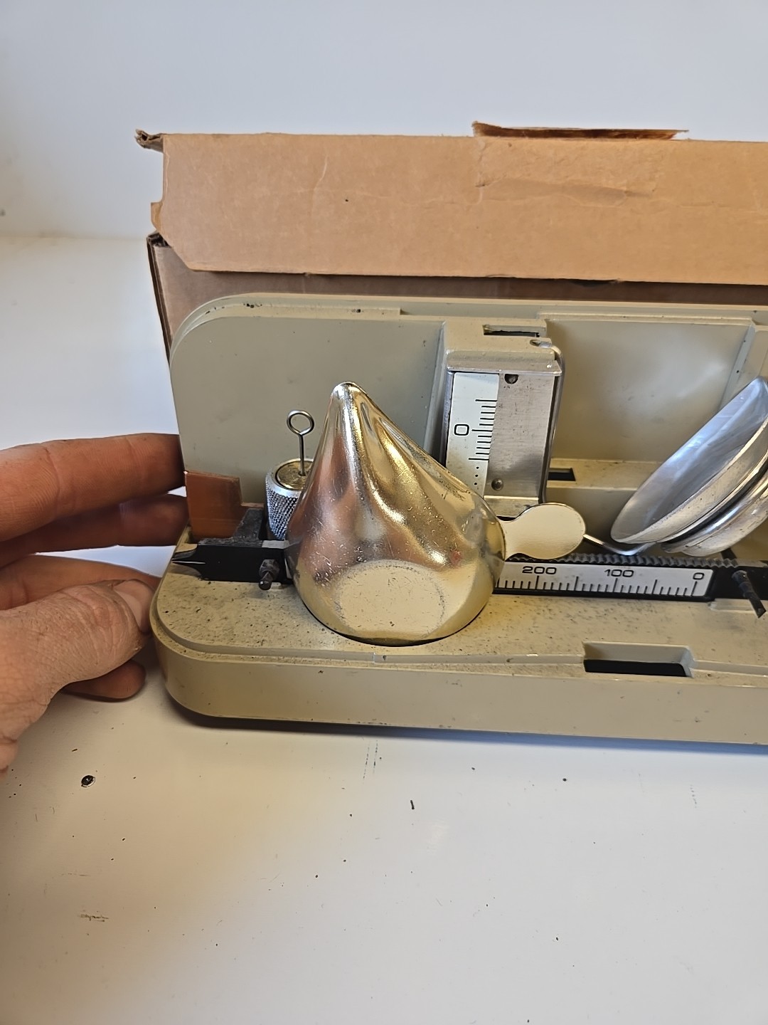 OHAUS Model 10-10 Reloading Balance Beam Scale (In Original Box)