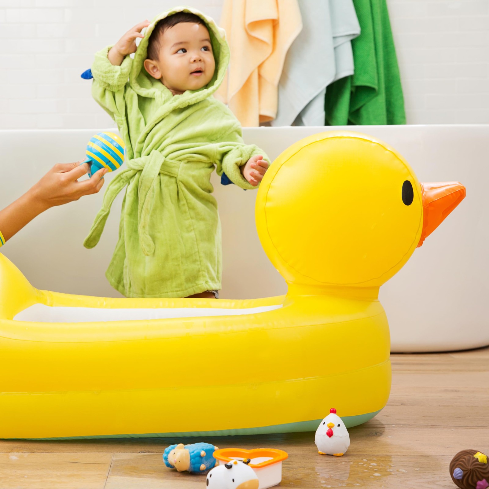Munchkin Duck Inflatable Baby Bathtub for Babies 1 Count (Pack of 1), Yellow