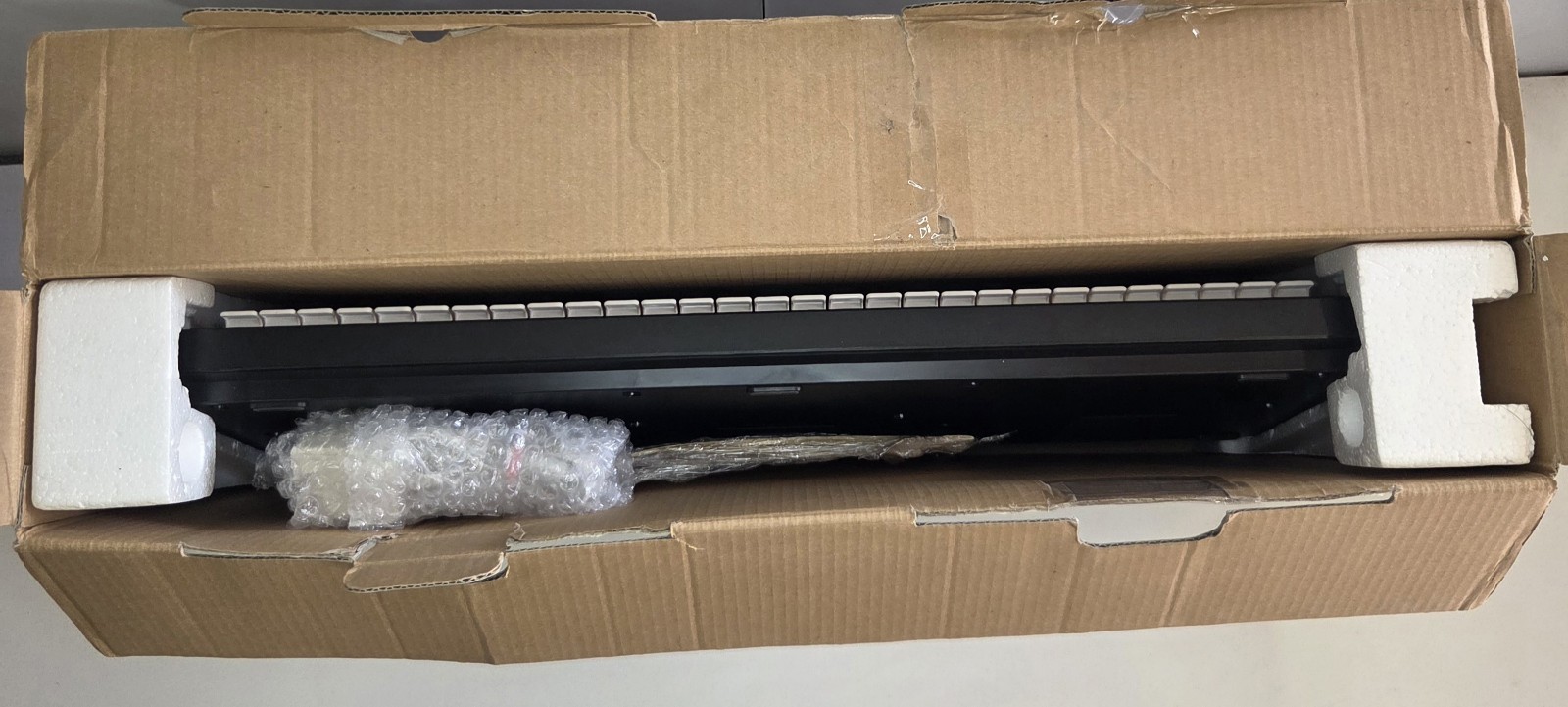 Yamaha Portasound PSS-570 Programmable Keyboard Synthesizer