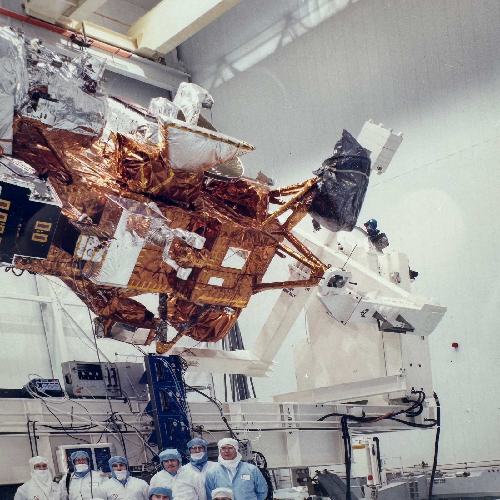 Vtg Upper Atmosphere Research Satellite UARS Clean Room NASA Employee Photo