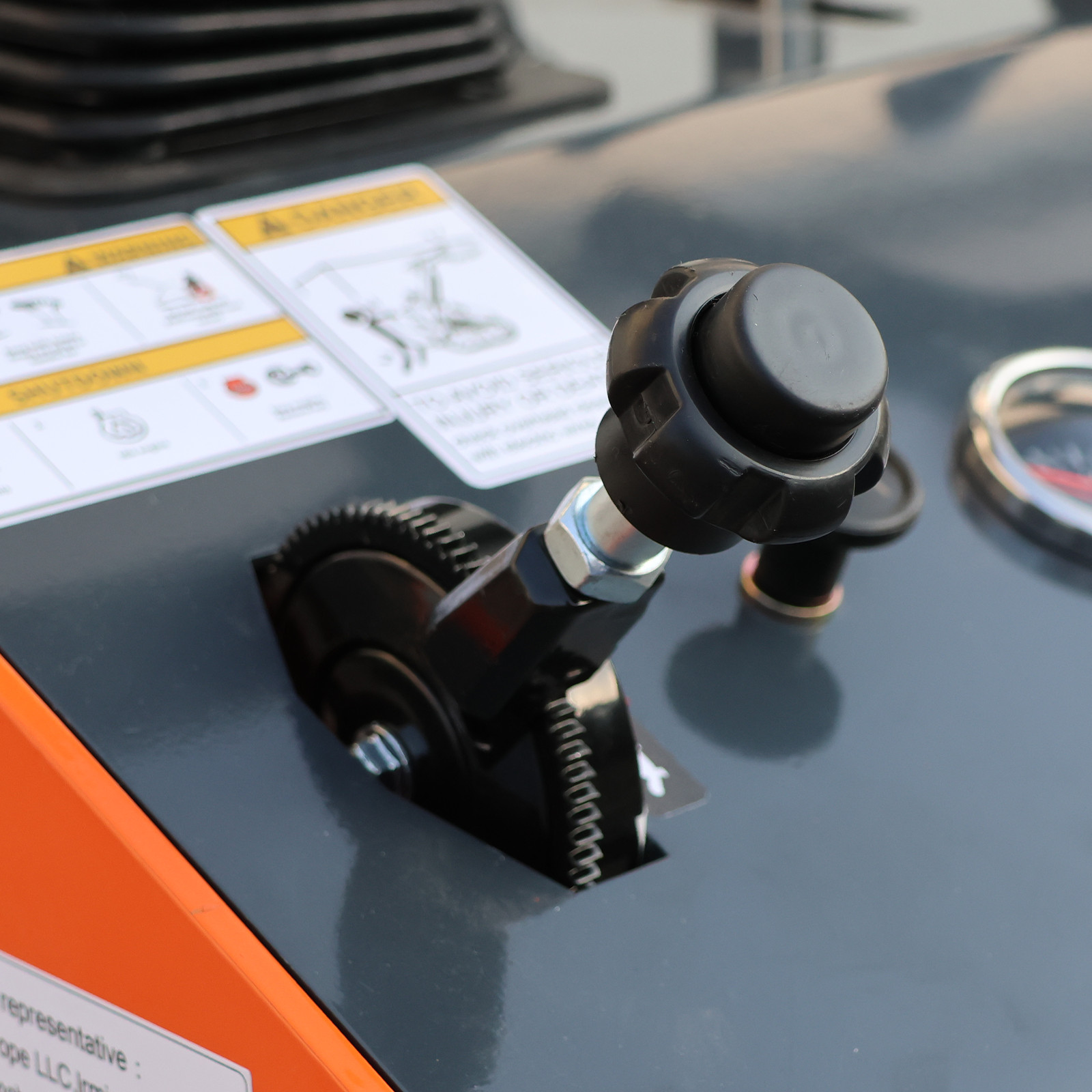 24HP Mini Skid Steer Loader 2-Cylinder Engine with Pallet Fork