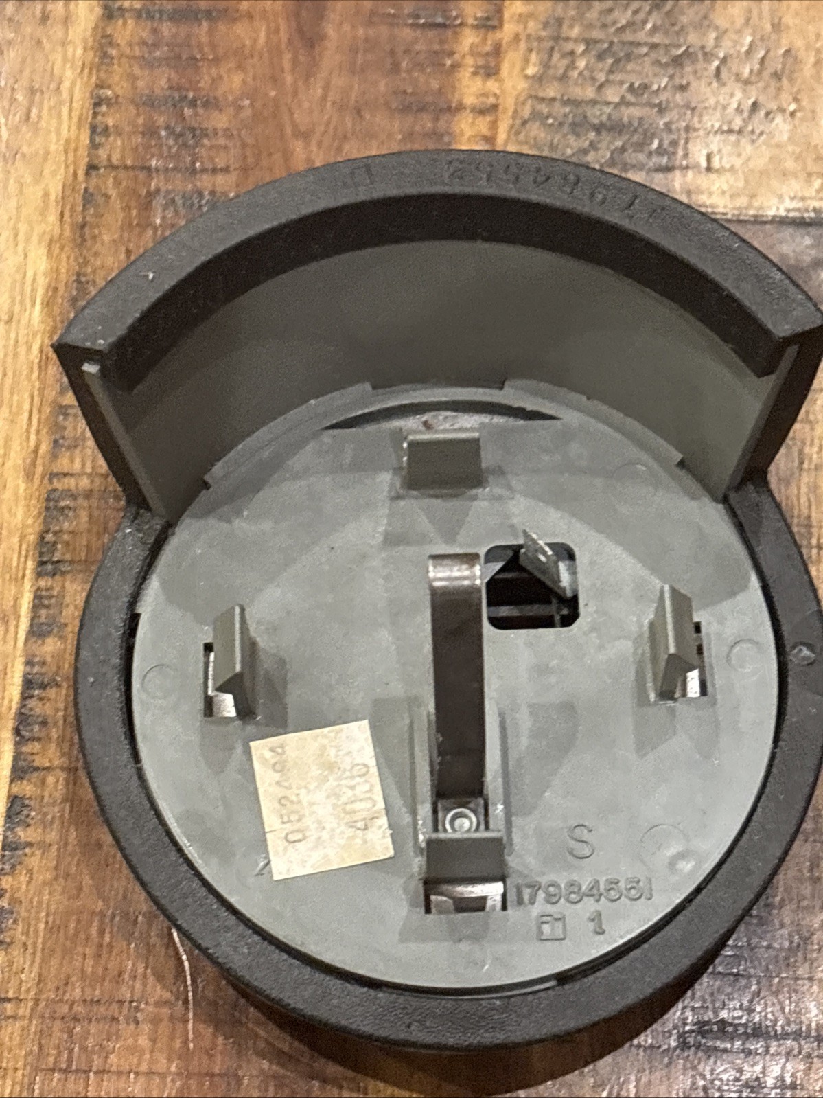 OEM 1988-1994 Chevy Silverado Suburban Sierra Blazer Horn Cap Complete