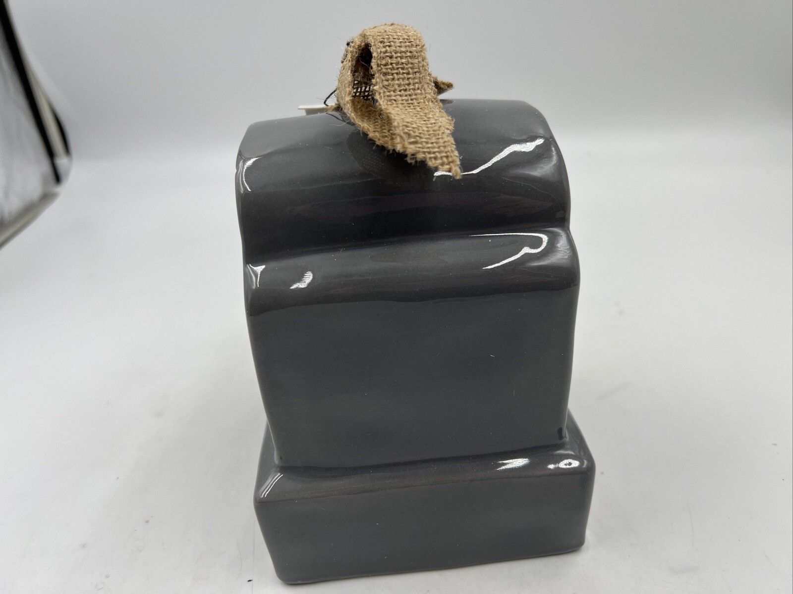 Rae Dunn Ceramic Nine Lives Tomb Birdhouse BB02B20001