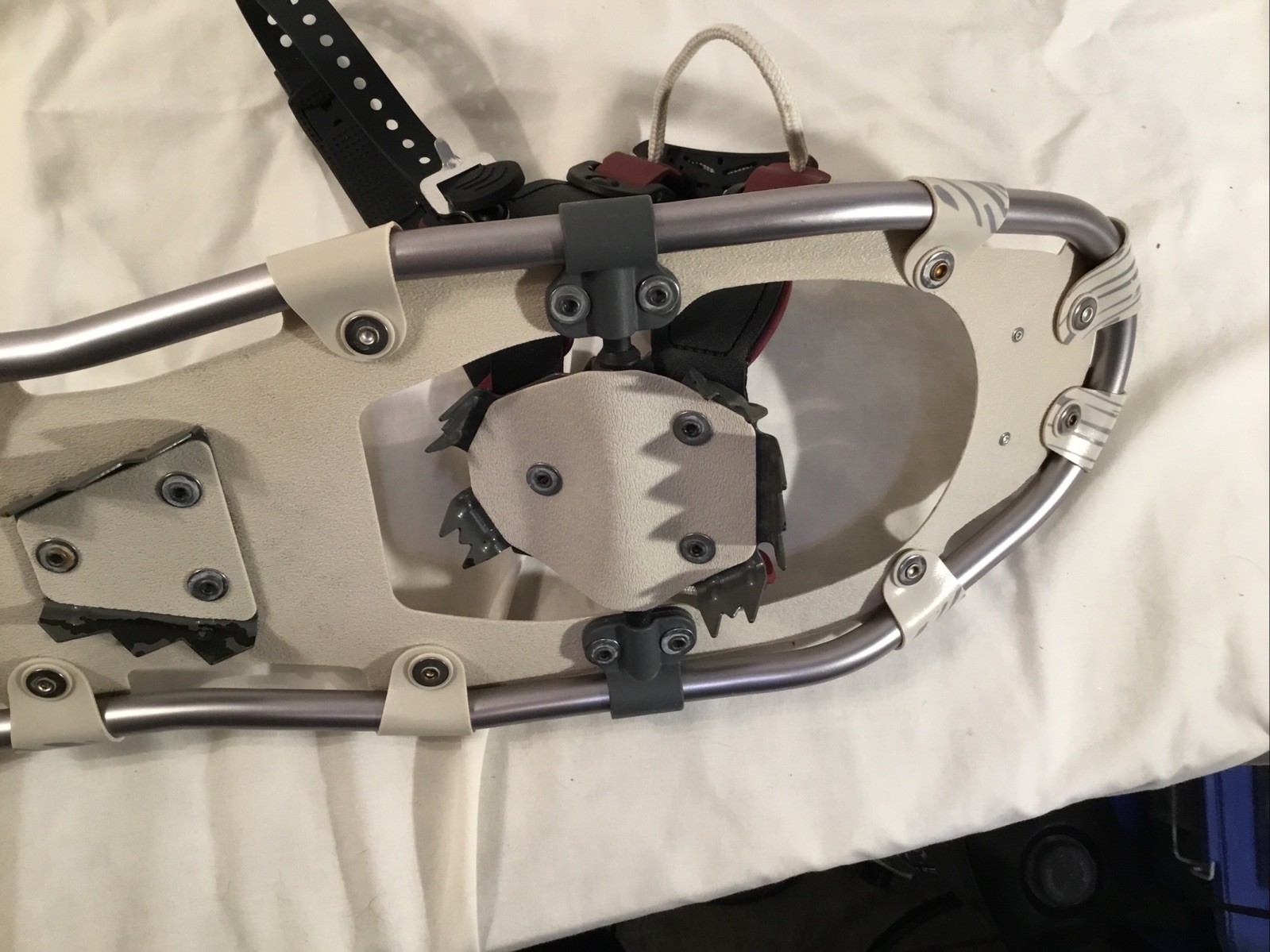 Field N Forest Winter Trail III 825 Snow Shoes Yukon