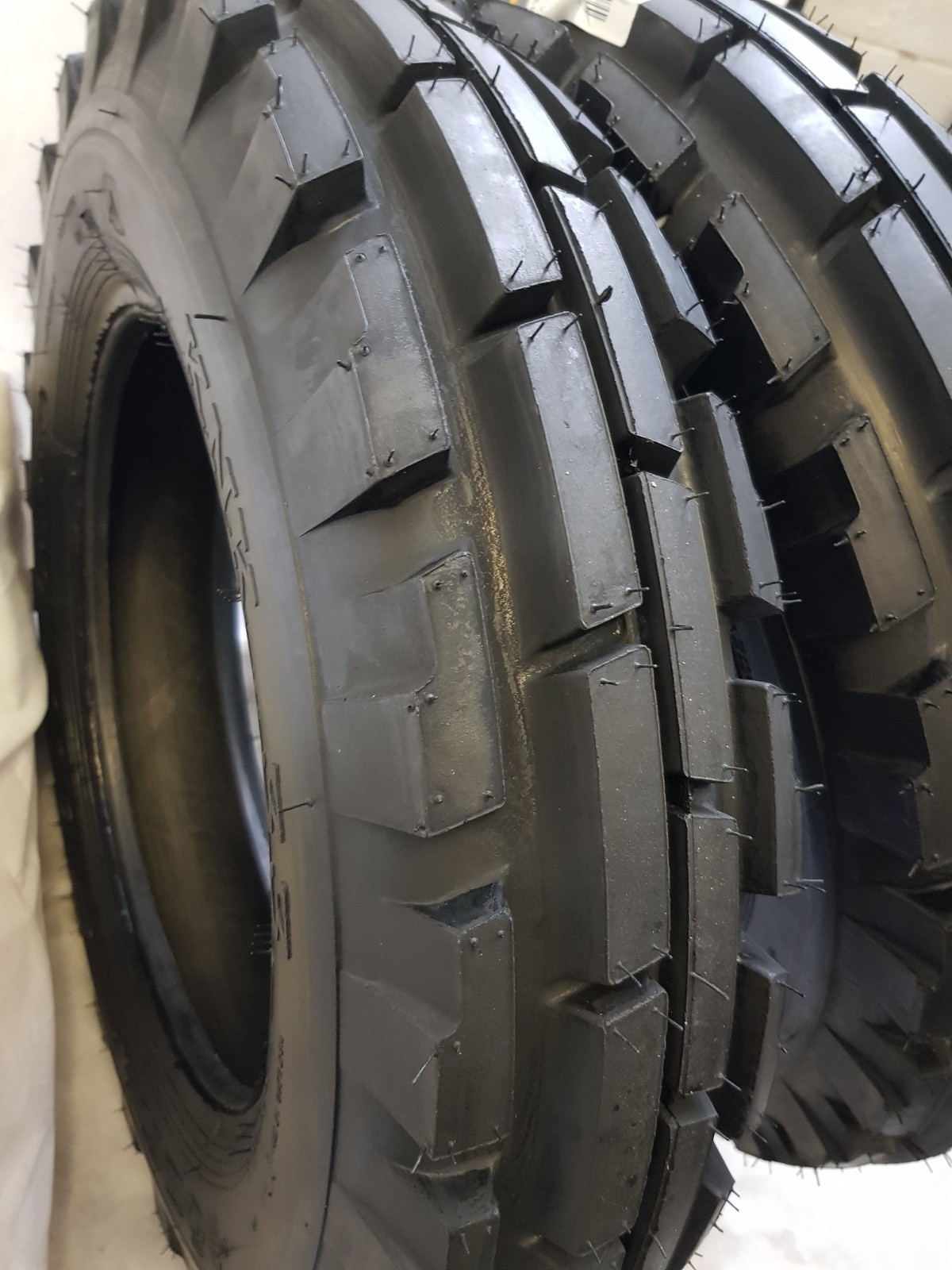 (2 TIRES + 2 TUBES) 6.50-16 8 PLY KNK33 3-Rib Farm Tractor Tires W/Tube 6.50x16