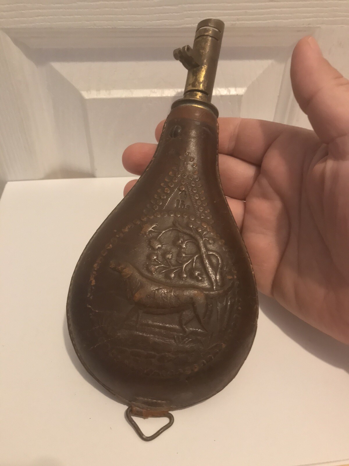 CIVIL WAR PERIOD LEATHER POWDER FLASK ( MARKED AM FLASK & CAP CO )