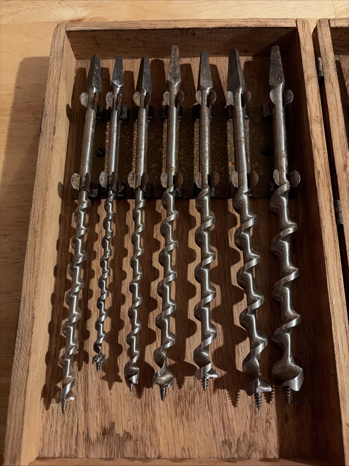 13 PIECE IRWIN AUGER DRILL BIT SET W/ WOOD CASE