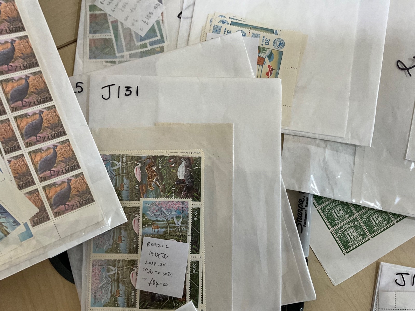 Birds on stamps MNH cat value over £9000 ex dealer stock t29