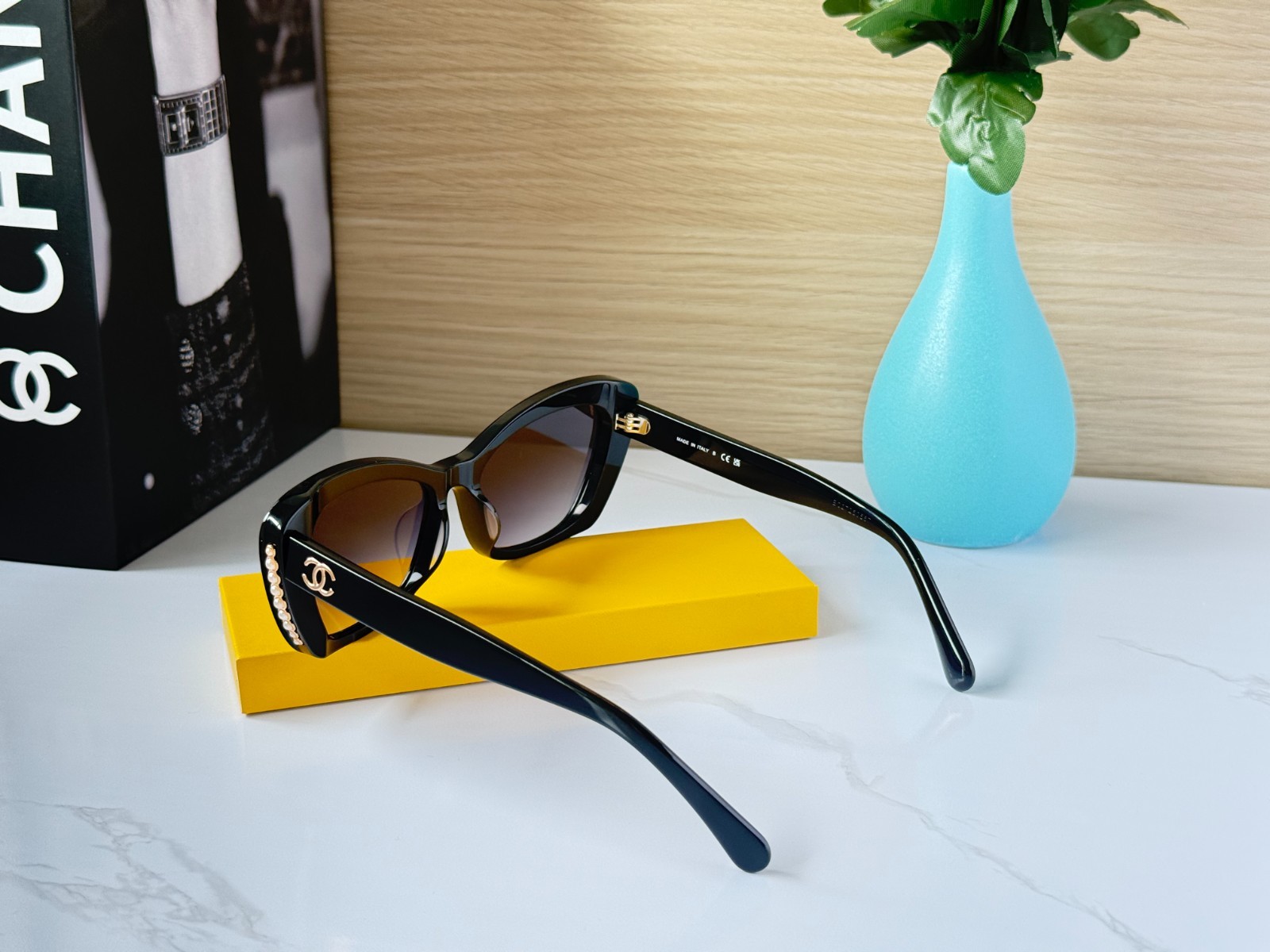 CHANEL CH5481-H Black Gold CC Logo Pearl Cat Eye Sunglasses Gray Gradient