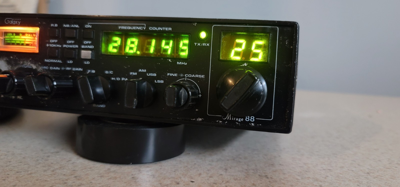 GALAXY MIRAGE 88 TEN METER RADIO AM FM SSB