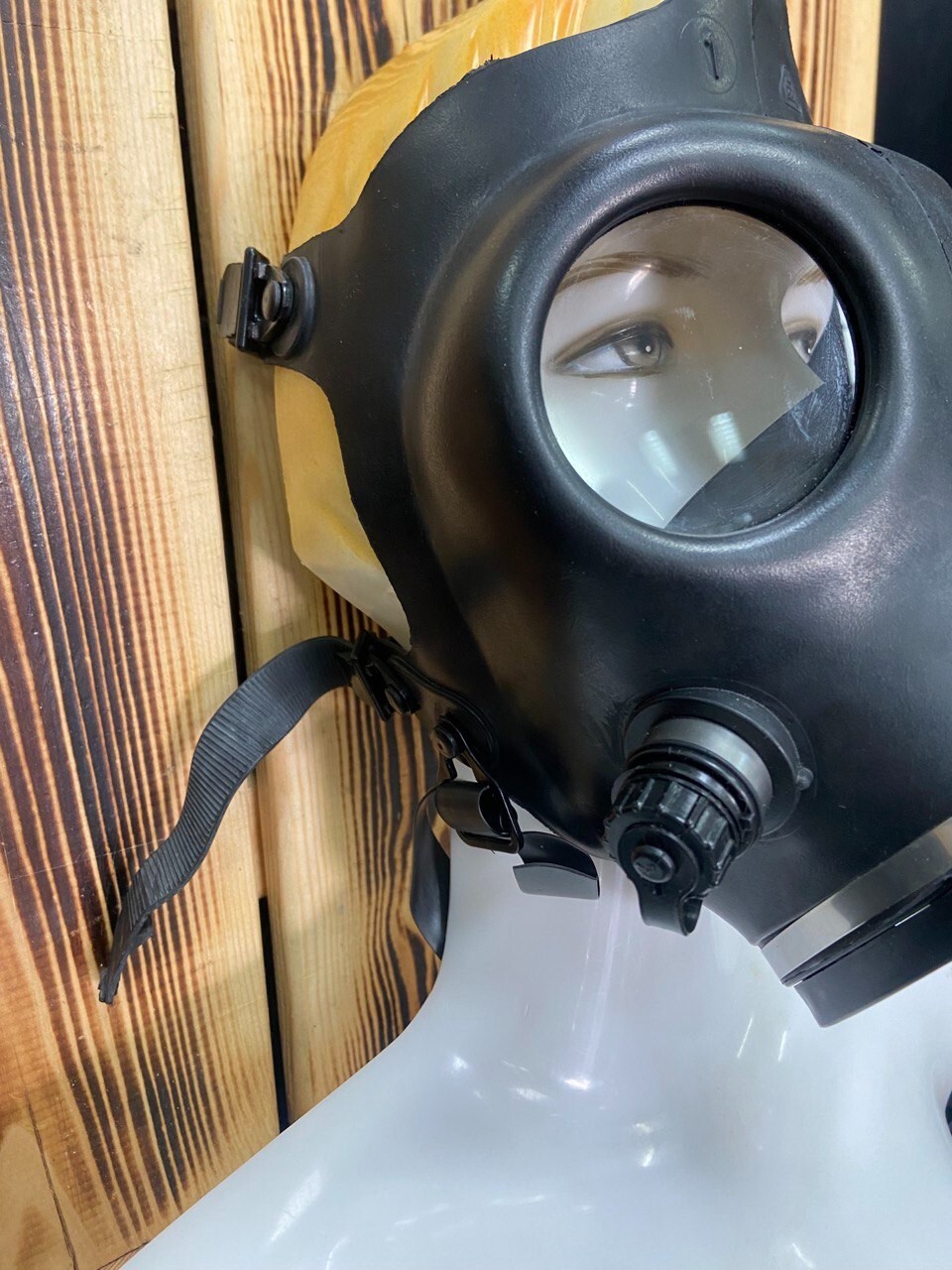 Israeli 2008 YOUTH Protective Gas Mask With 40mm Nato Filter Sealed And Original