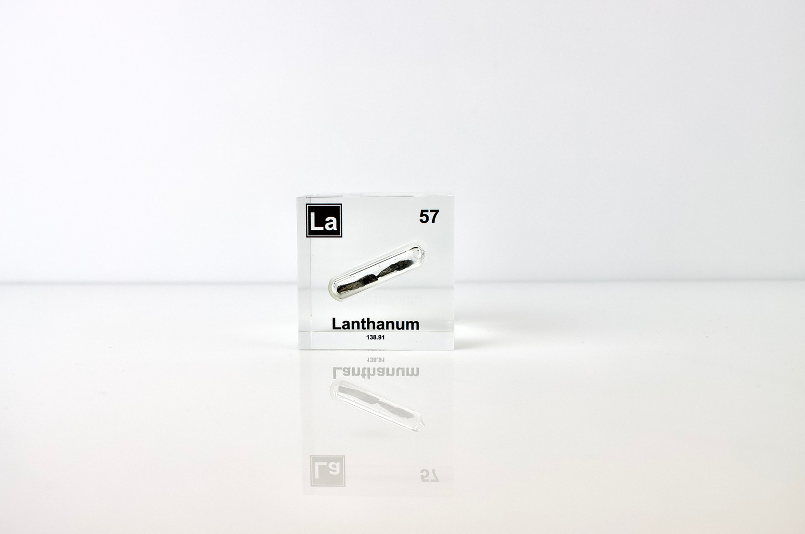 Lanthanum Element Cube