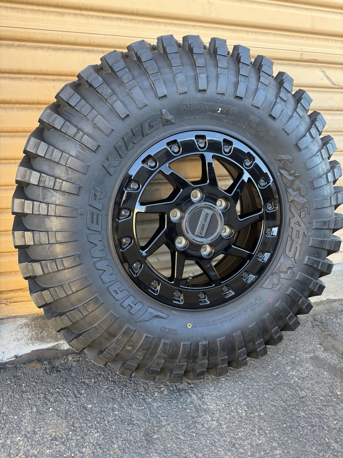 2026 CAN AM MAVERICK R XRC WHEEL TIRE 35x10x16 BEADLOCK XPS HAMMER KING (1)