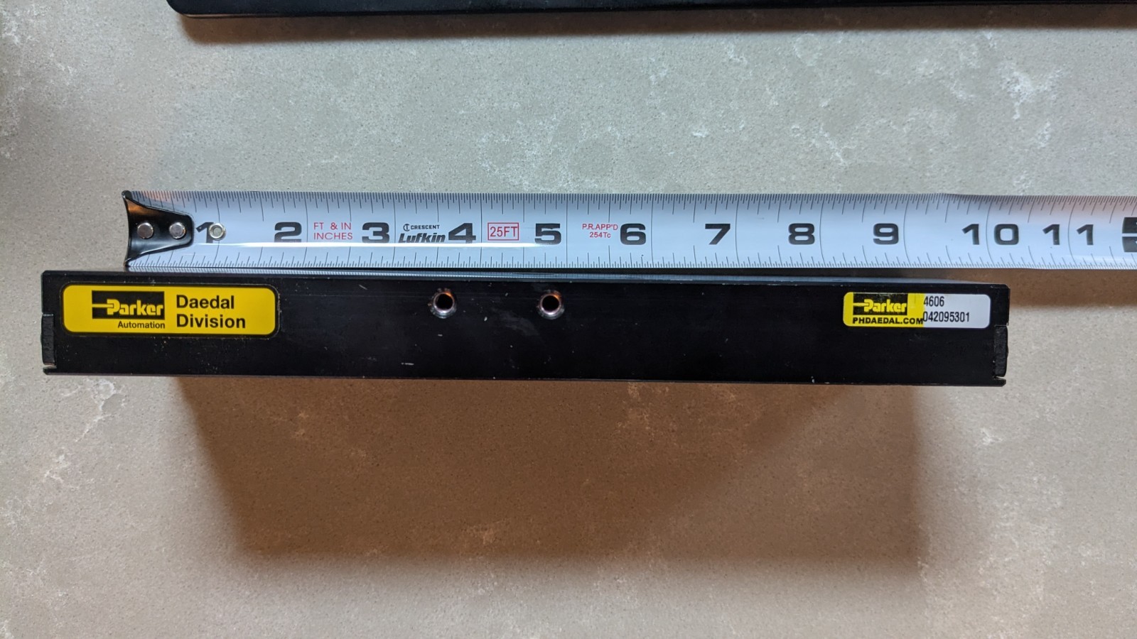 Parker Daedal 4606 Linear Slide, Ball Bearing, 6" Travel, 9" x 2.62" x 1"