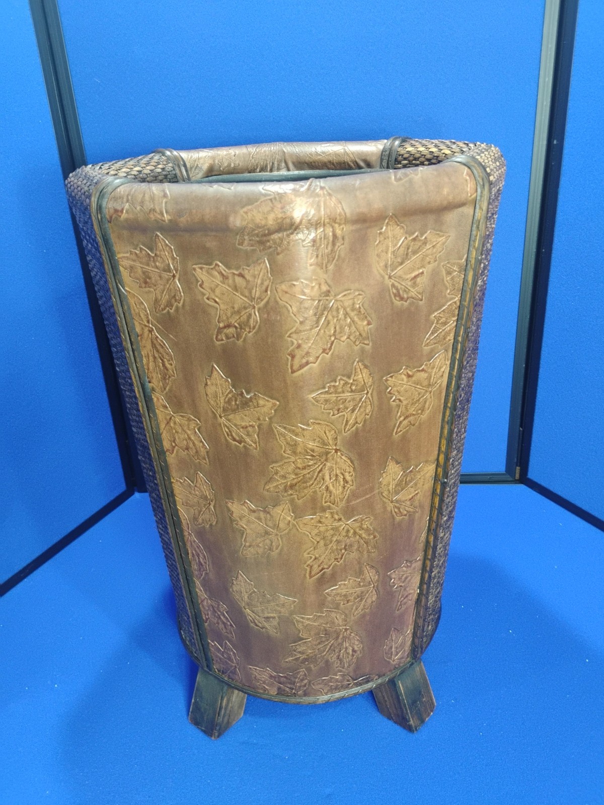 Wicker Faux Leather Leaf Pattern Cane Walking Stick Umbrella Stand