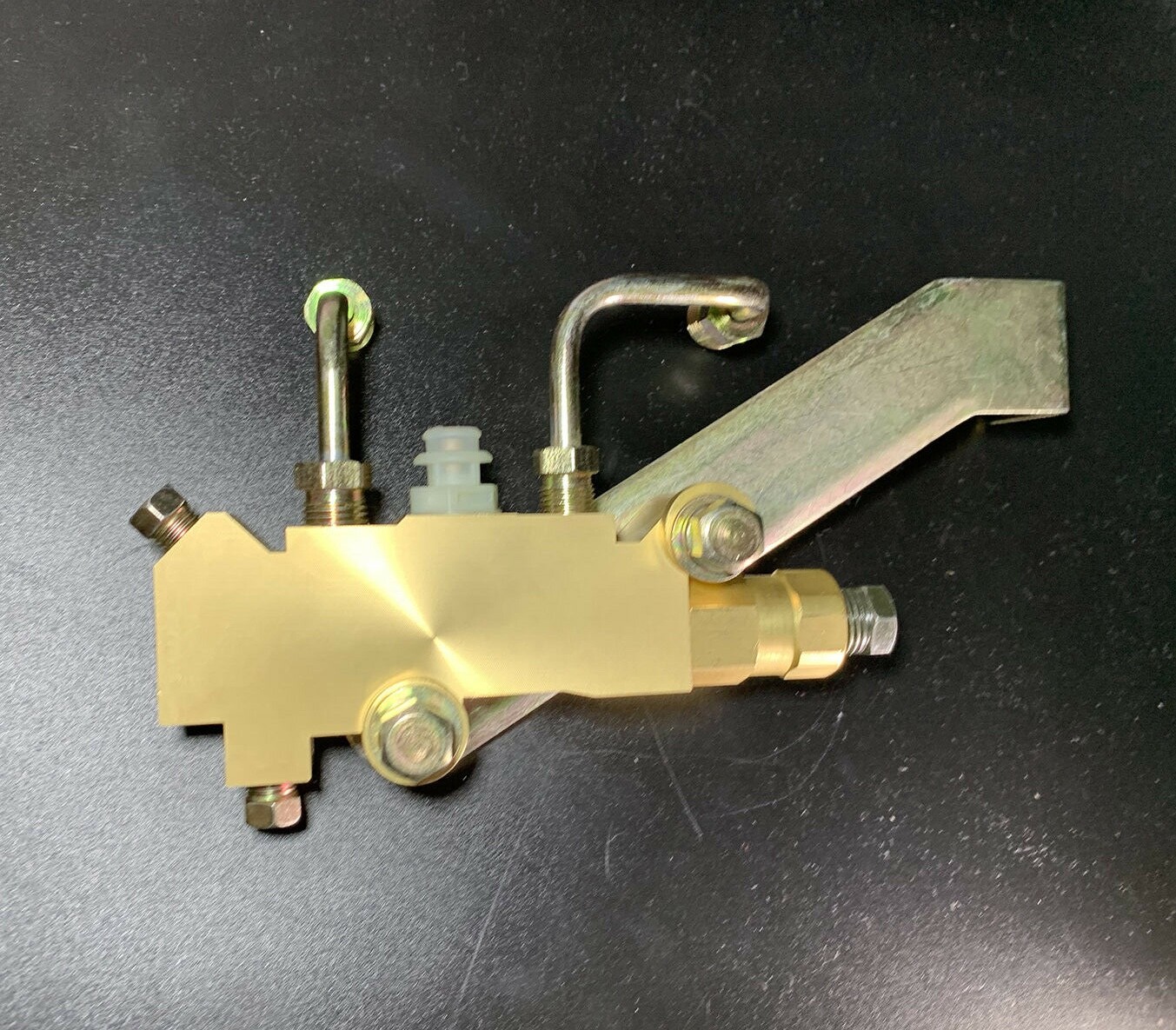 GM Proportioning Valve Disc/Disc kit - Bracket bolts, bracket, Lines, pig tail