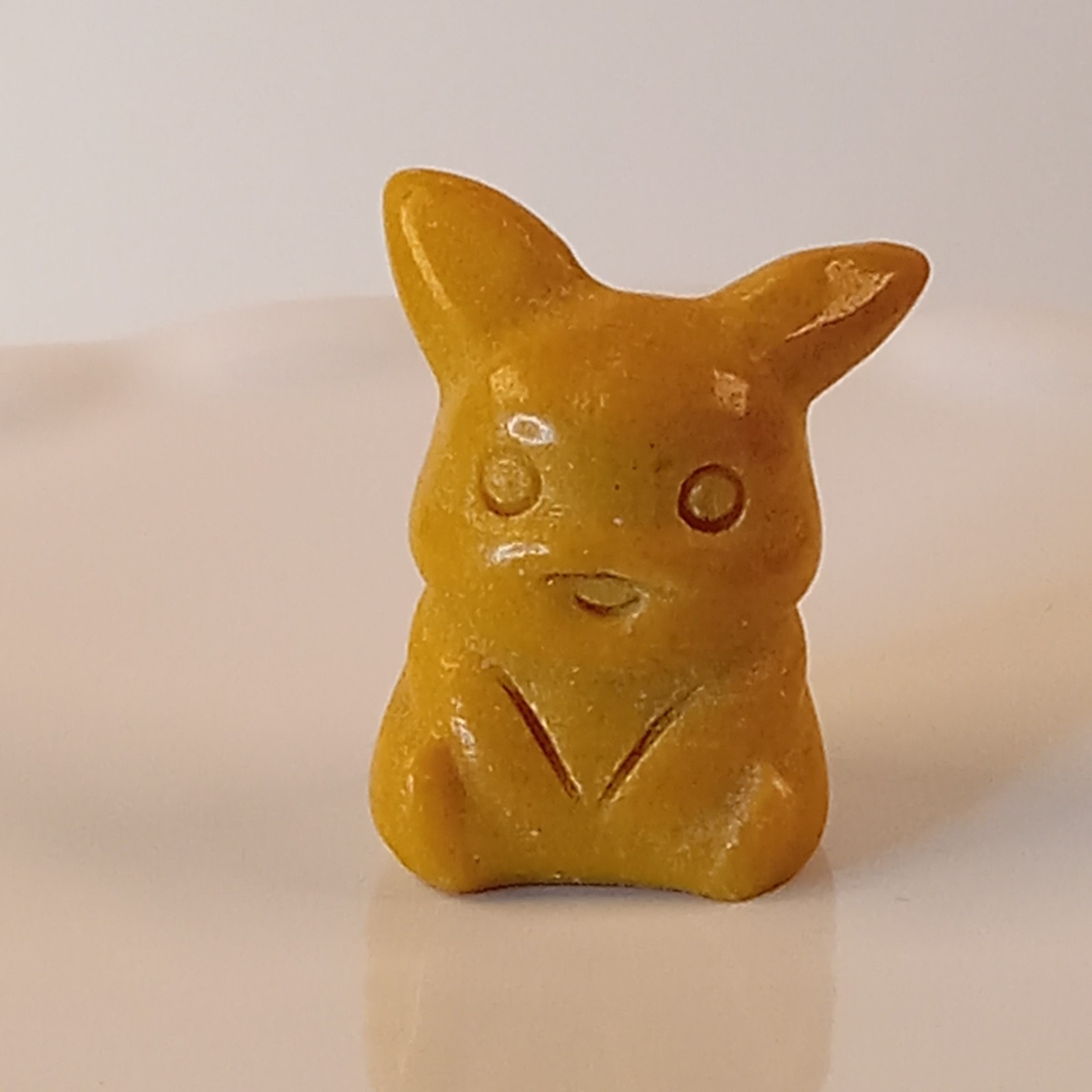 Yellow Jade Crystal Pikachu Pokemon Character Carving 18g | E14