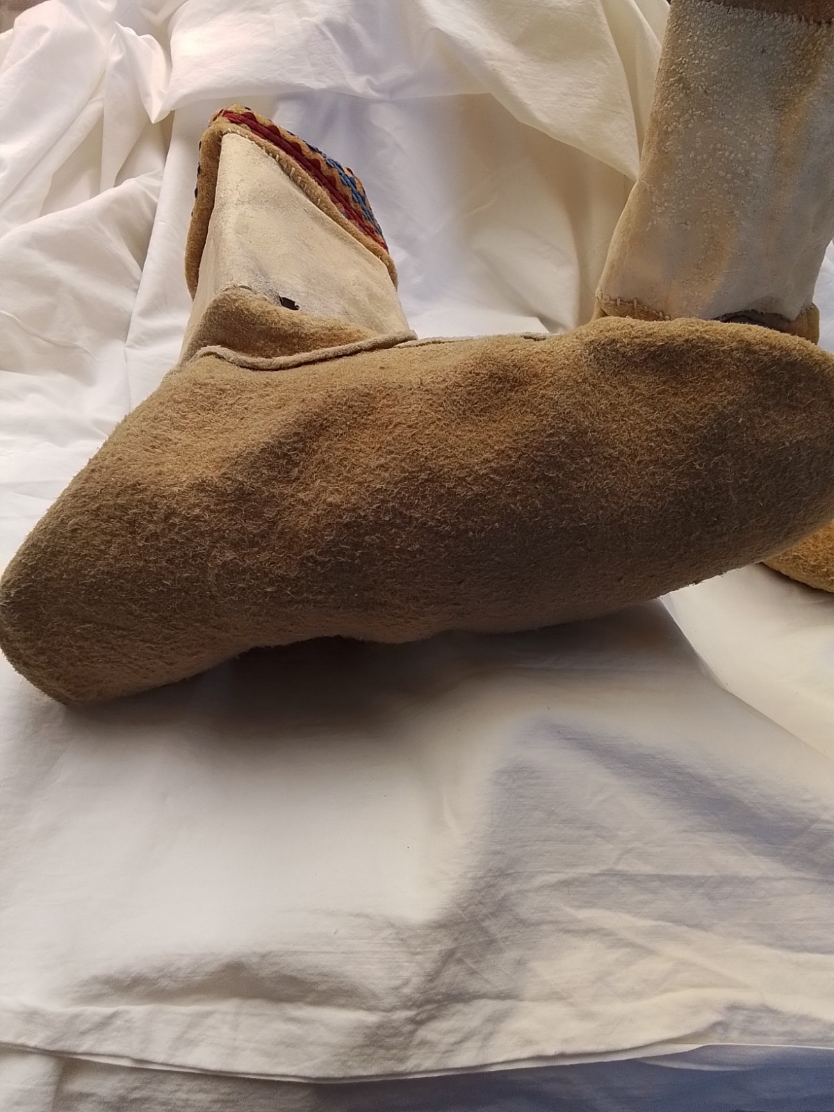 First Peoples Native American High Top Beaded Moccasins Cree Or Ojibwe?