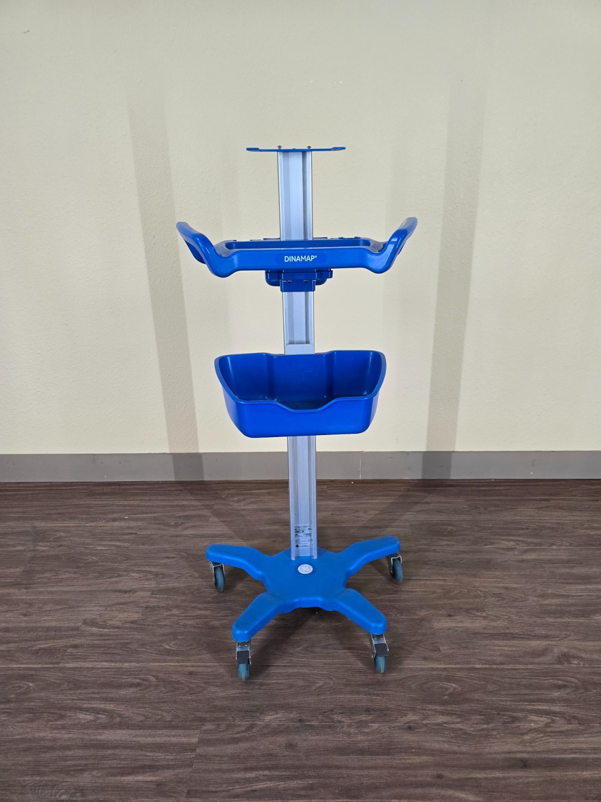 GE Dinamap Carescape V100/ Procare 400 Mobile Monitor Rolling Stand W/mount