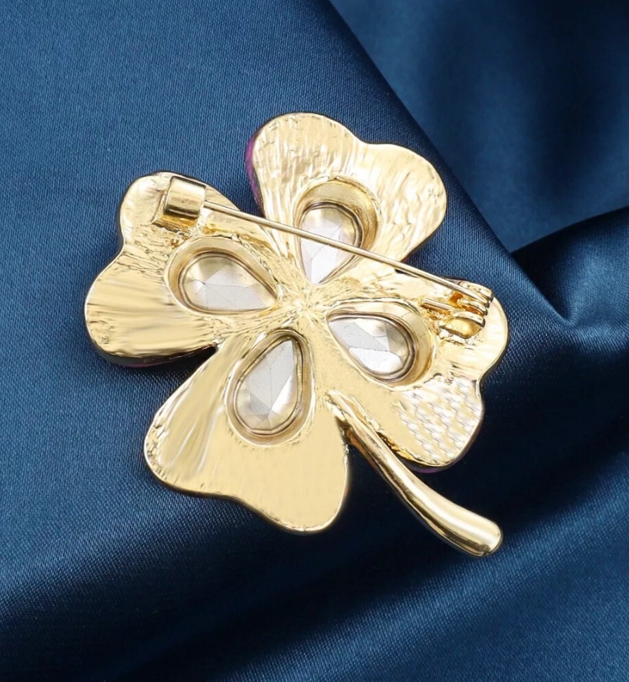 GREEN CRYSTAL SHAMROCK 4 LEAF CLOVER LUCKY IRISH BROOCH PIN~ST PATRICKS DAY GIFT