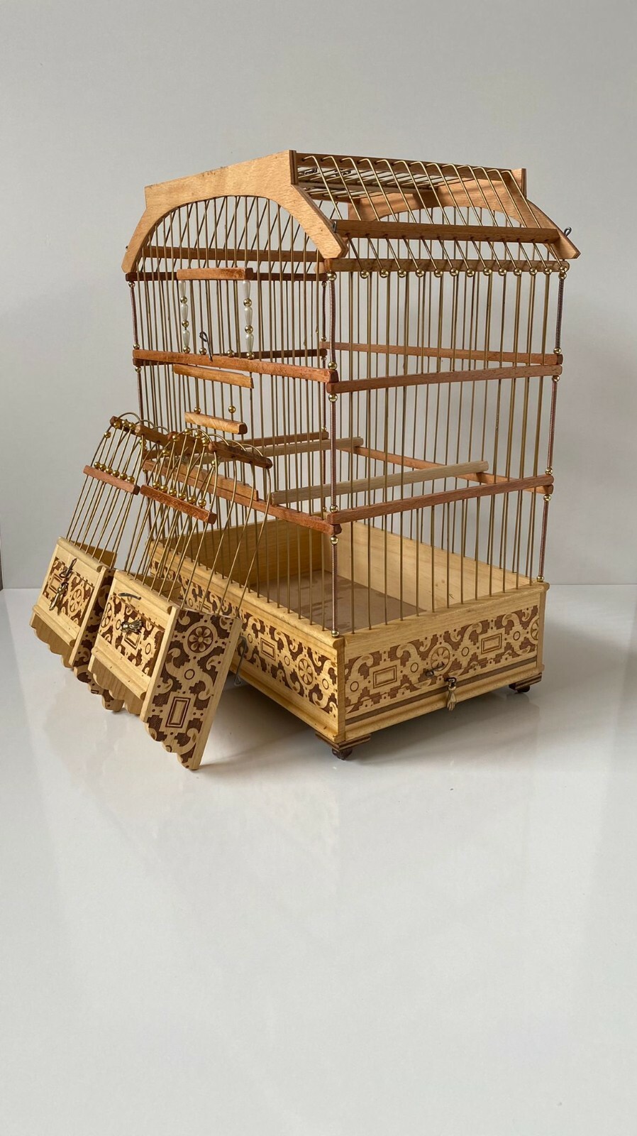 WOODEN BIRD CAGE / PARAKEET / CANARY / FINCH