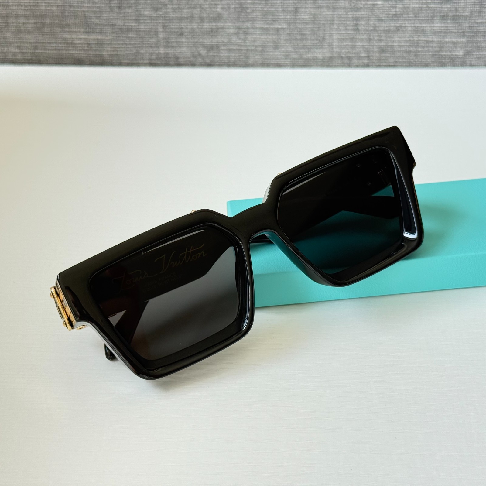 Louis Vuitton Z1165 1.1 Millionaires Sunglasses Black Square Gold LV