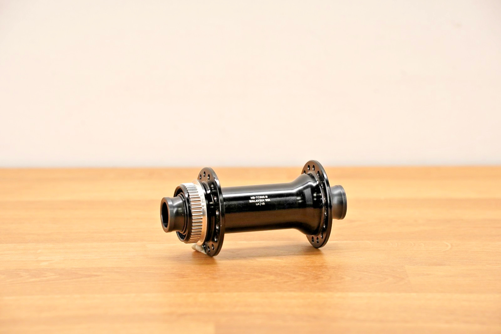 Shimano HB-TC500-15-B Front Hub - Center Lock Disc - 32H - 15x110mm - NEW