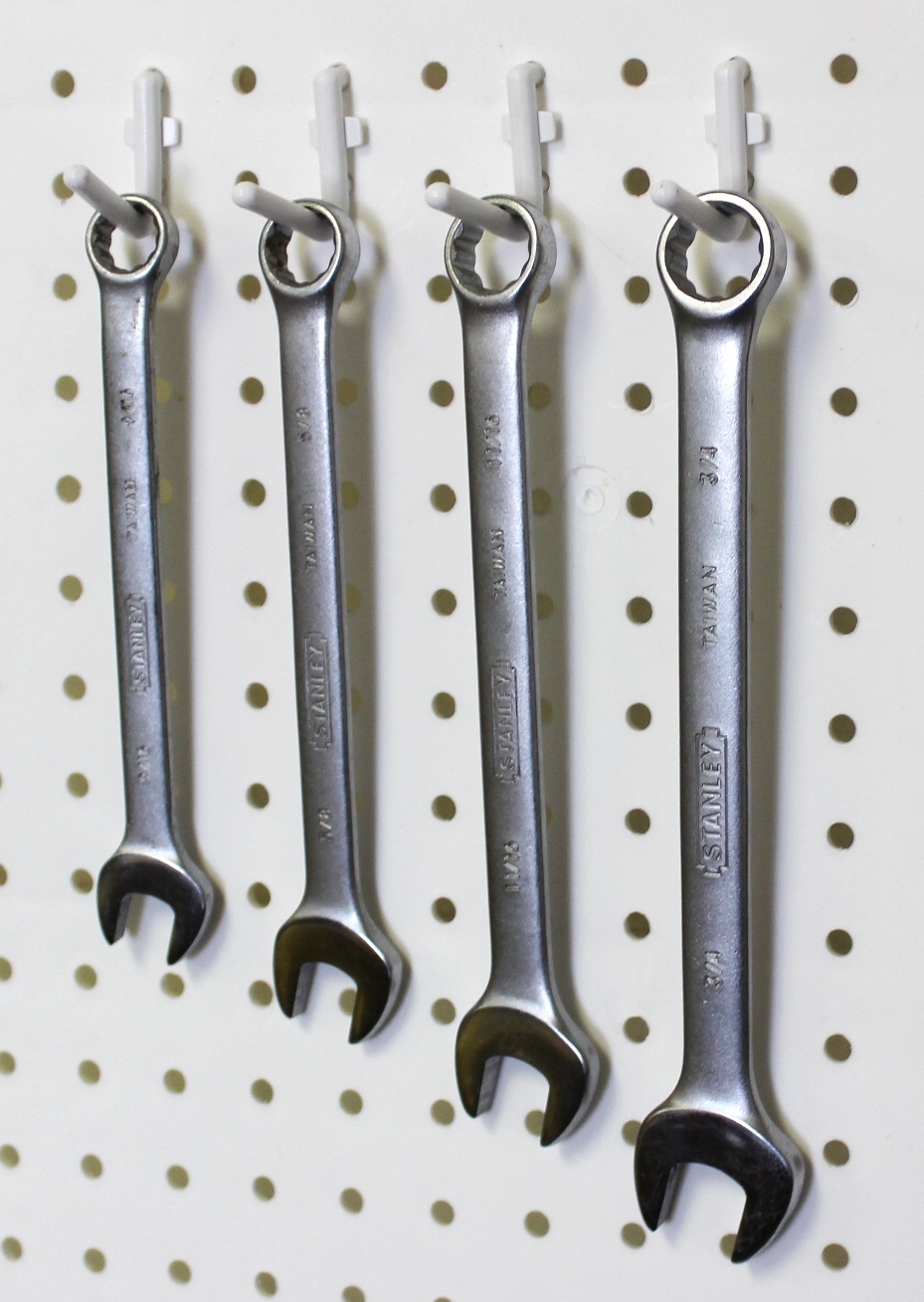 WallPeg Flex-Lock J & L Peg Hooks for 1/4" Pegboard - Lot 100 - Black or White