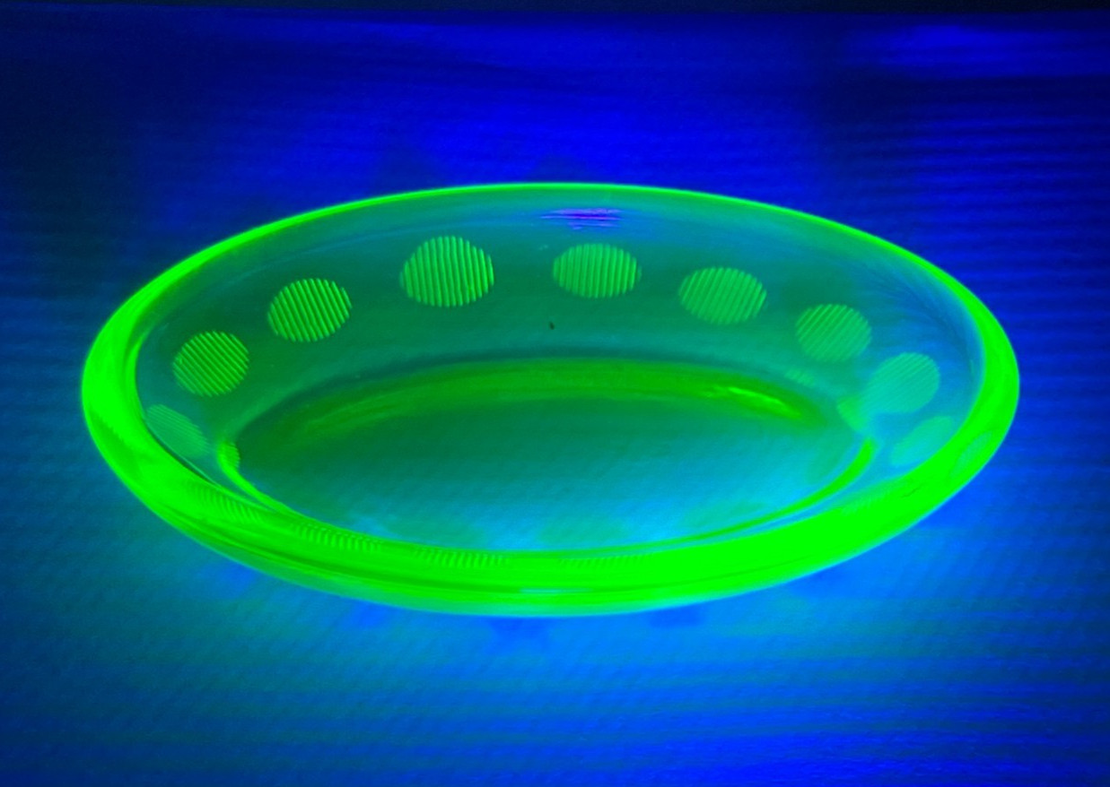 Vintage Green Uranium Cambridge Glass Oval Salt Cellar Salt Dip. Etched Glass