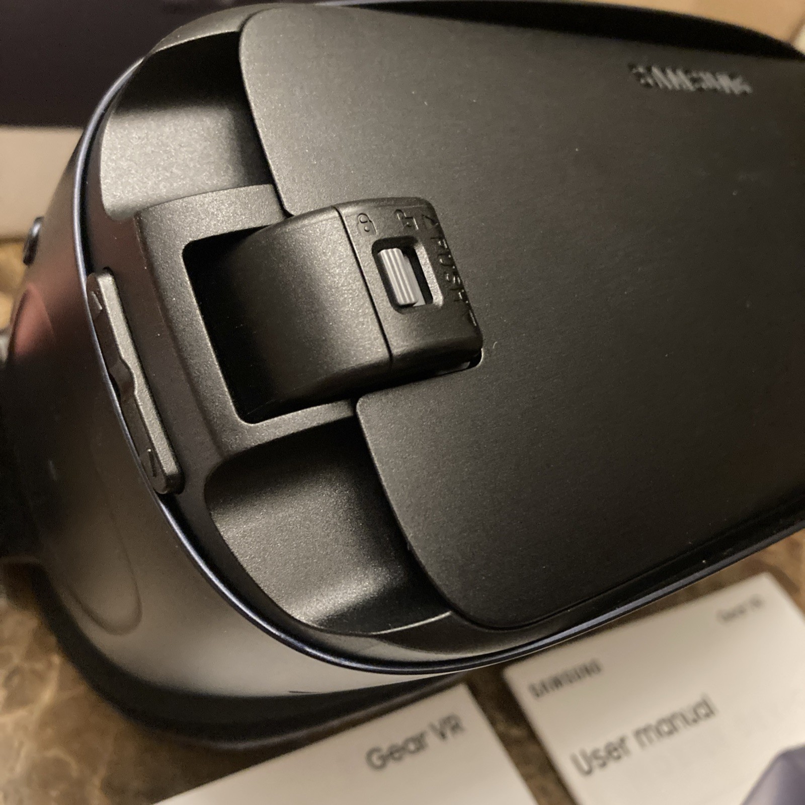 Samsung Gear VR SM-R323 Oculus Virtual Reality Headset GH69-28208A New Open Box