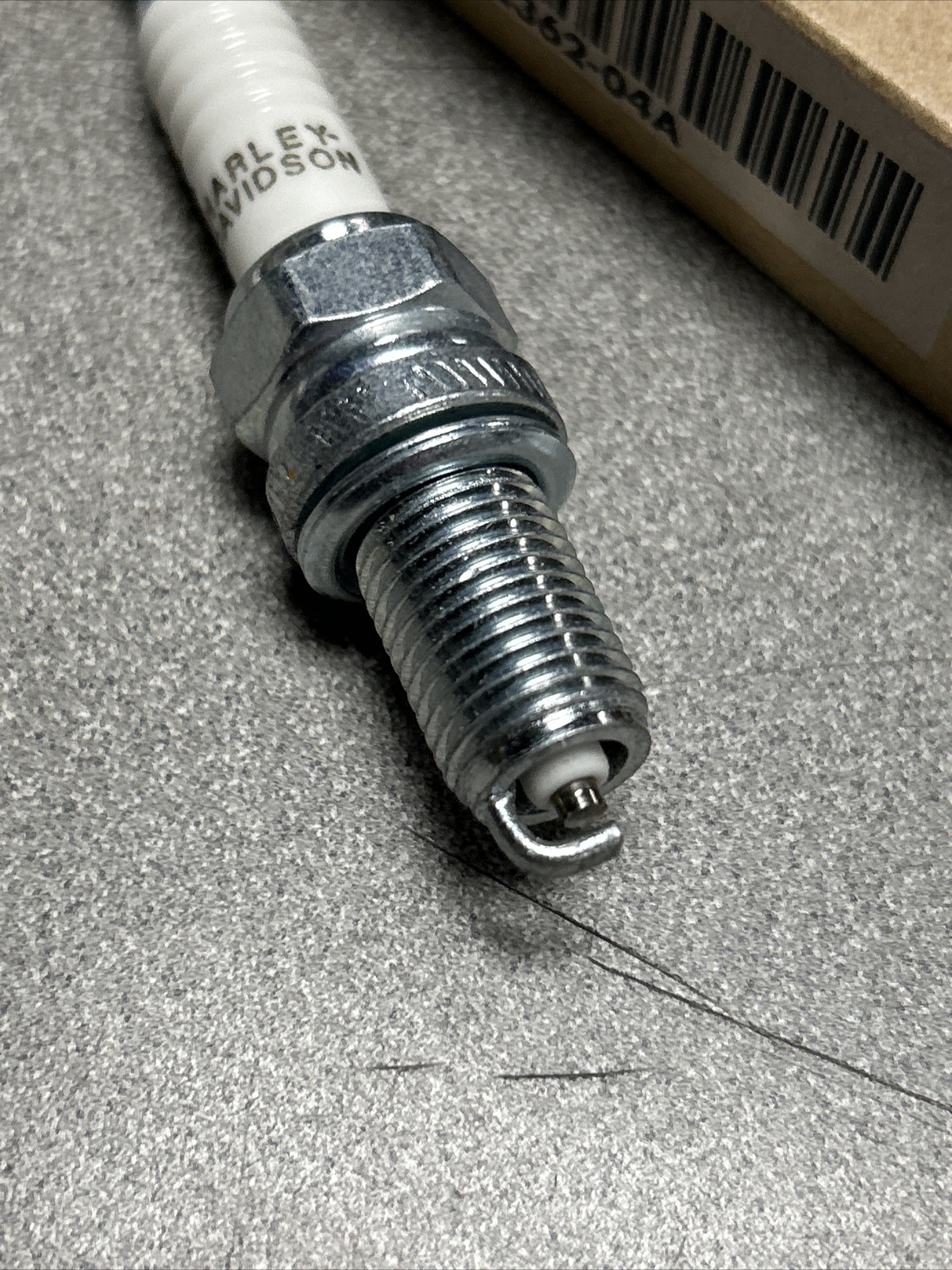 Pair of Harley-Davidson OEM Spark Plugs 6R12 Part # 32362-04A TWIN CAM