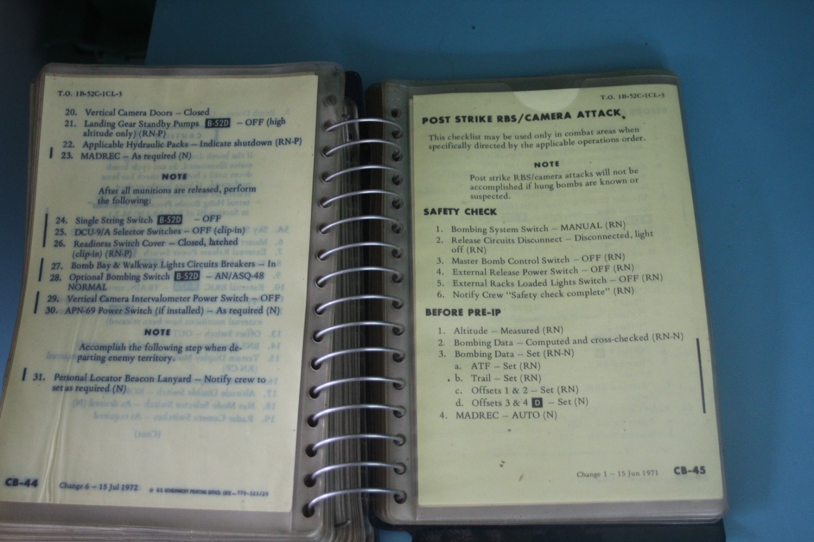 B52C STRATOFORTRESS NORMAL PROCEDURES PILOT FLIGHT MANUAL B52 ORIGINAL BOOK