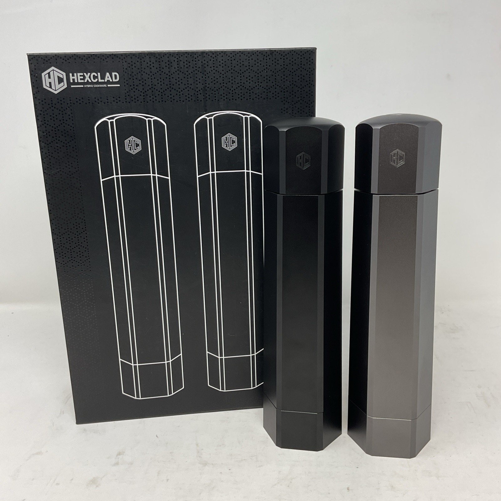 HexClad Salt and Pepper Mill Set Adjustable Professional Grinders No-Mess Caps