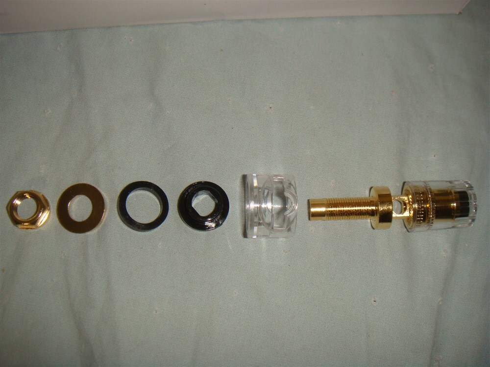 4 QTY WBT 0735R/B TOPLINE FULLY INSULATED AUDIOPHILE BINDING POSTS RED/BLACK