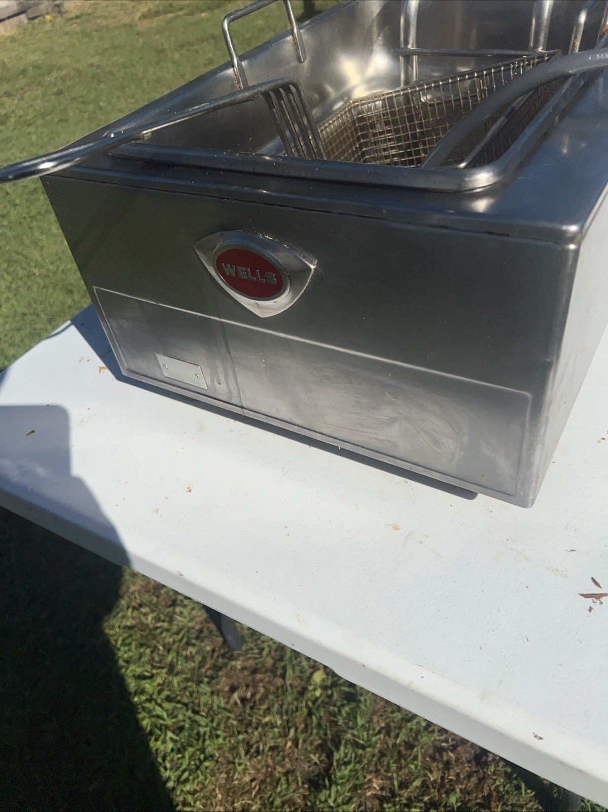 Wells F-49 Countertop 15lb Low Wattage Single Basket Electric Fryer #03