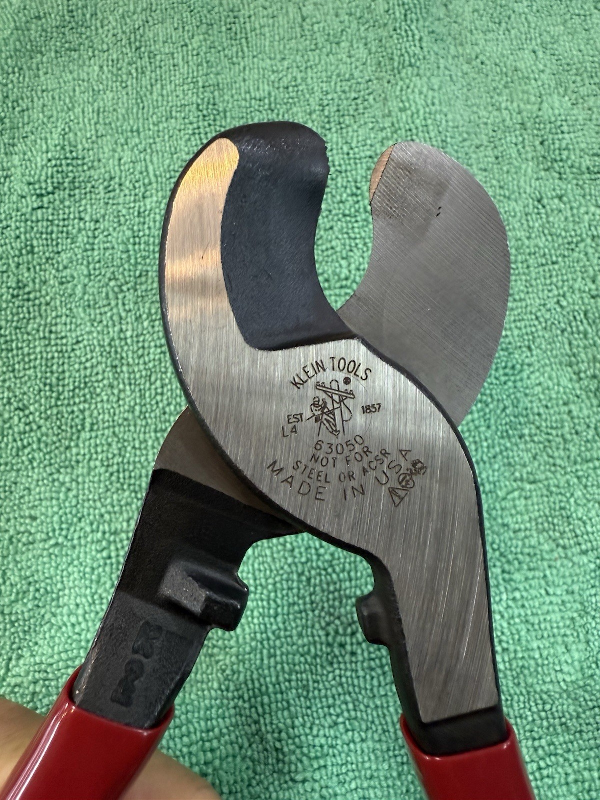 Klein Tools 63050 9-1/2" High Leverage Cable Cutters Pliers