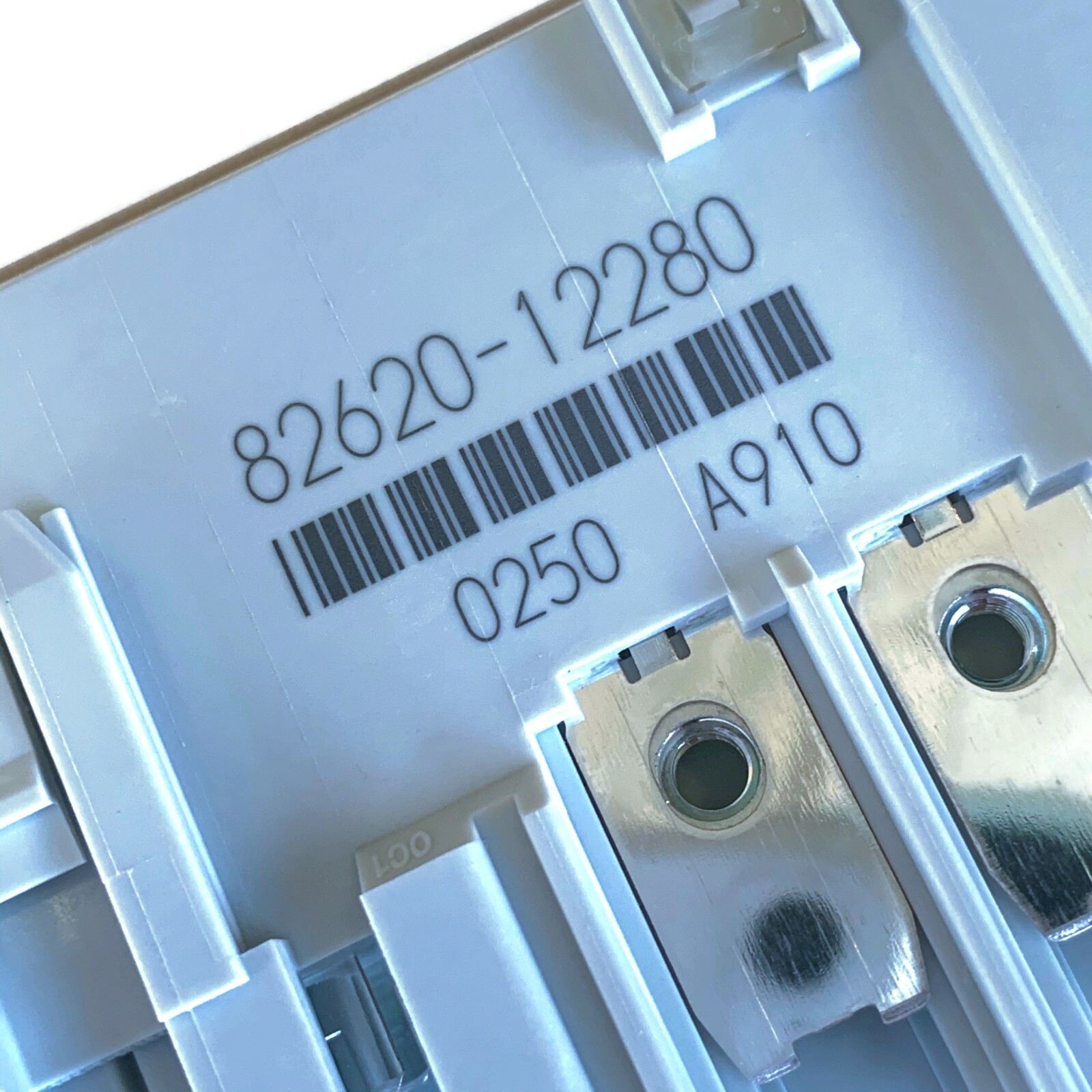 NEW GENUINE OEM 82620-12280 8262012280 Fusible Link Block for Corolla