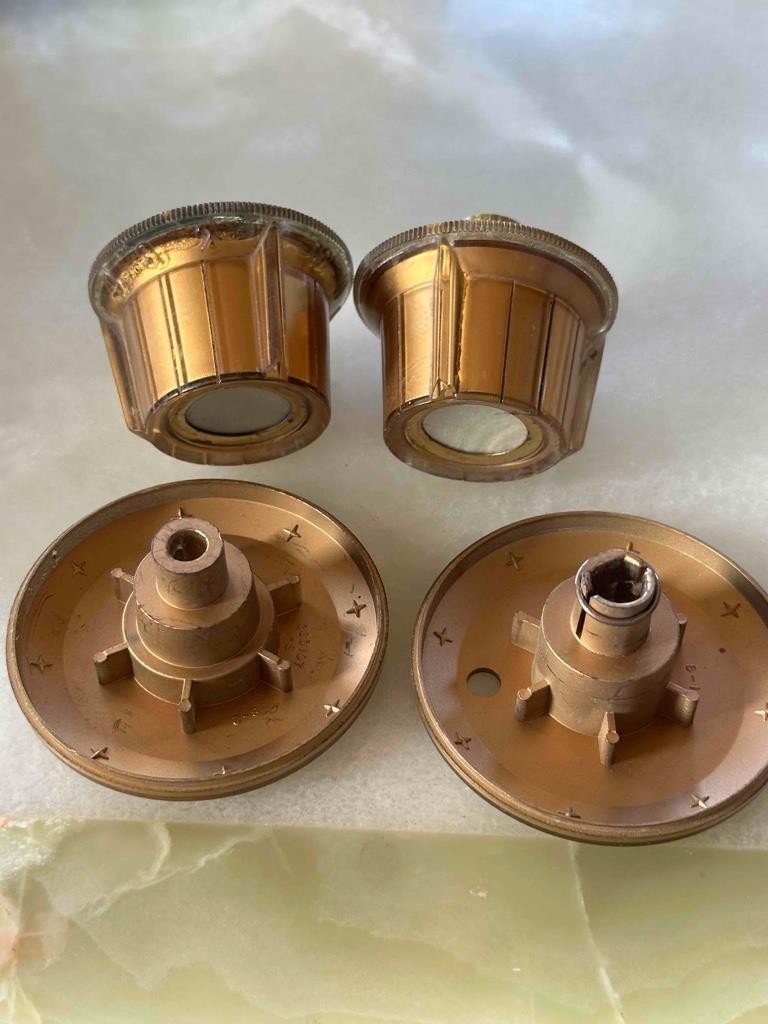 Vintage Retro Star Burst Gold Plastic 50's 60's TV Control Knobs