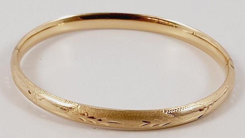 5.5" Vintage R&D 14K Yellow Gold Engraved Hinged Childs Bracelet 4.4g