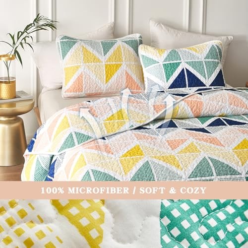 3 Piece Queen Reversible Floral Quilt Set White Red Green Queen (90x90) Flower