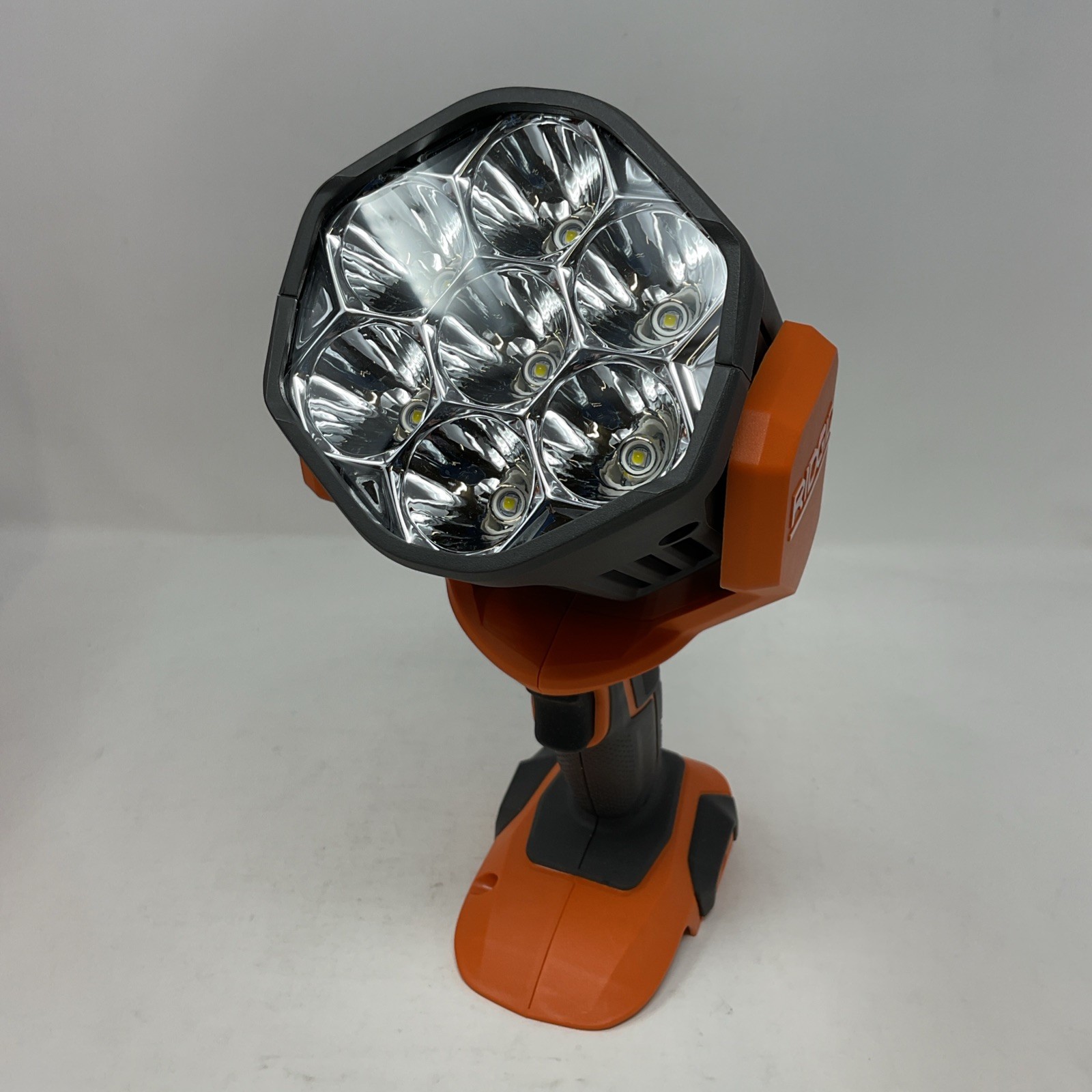 Ridgid 18V Volt LED Spotlight Cordless 3200 Lumen Multi Mode Tool Only R8699B