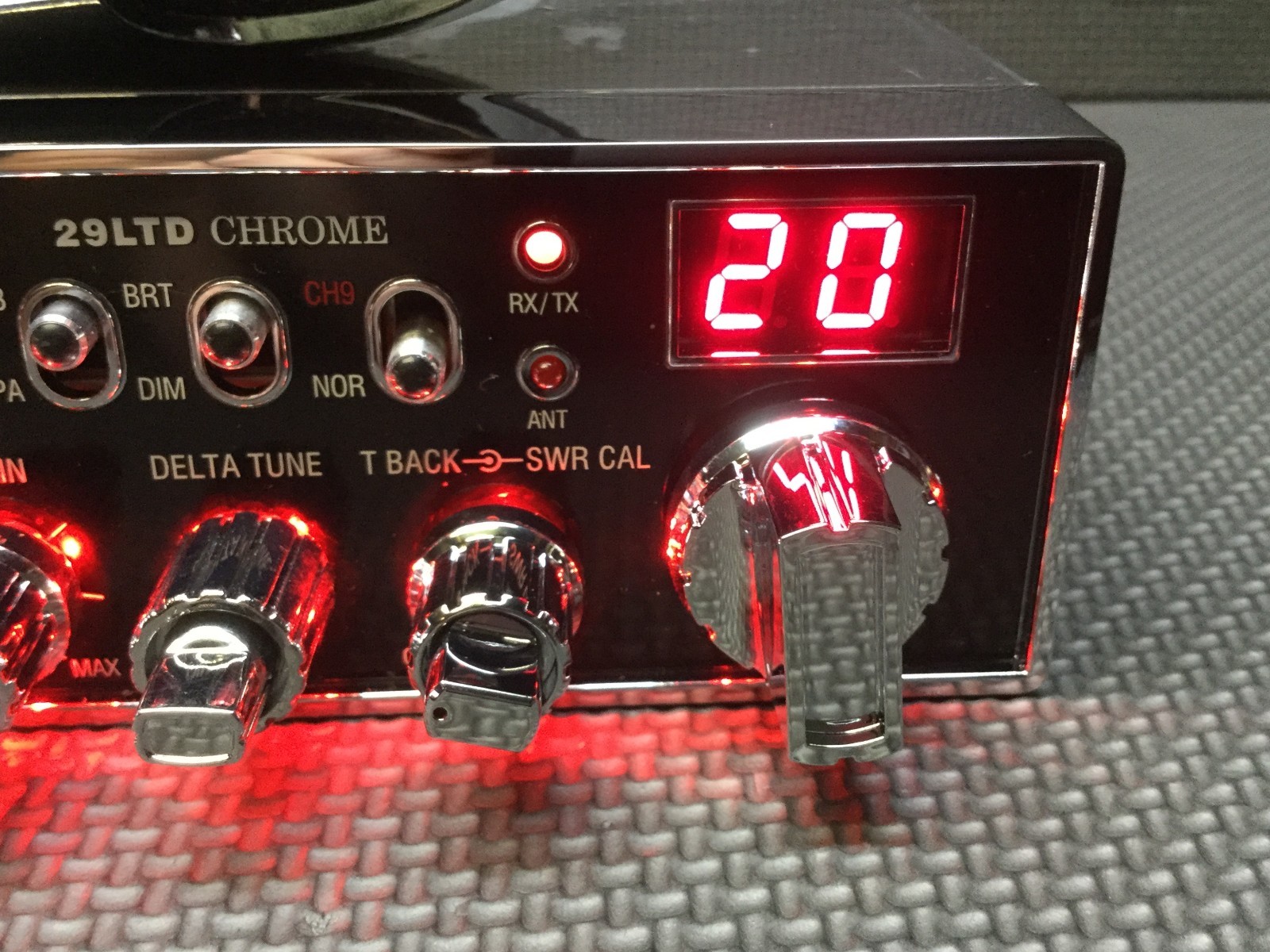Cobra 29 Chrome - Red Light edition - PERFORMANCE TUNE + RECEIVE ENHANCE + ECHO