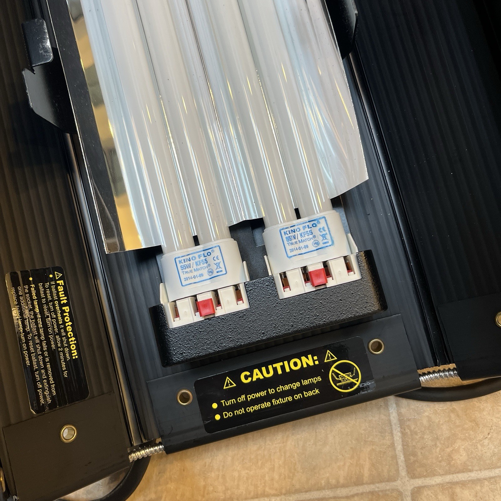 Kino Flo Diva-Lite 201 Fluorescent Light w/ Case, Gel Frame & Bulbs Tested