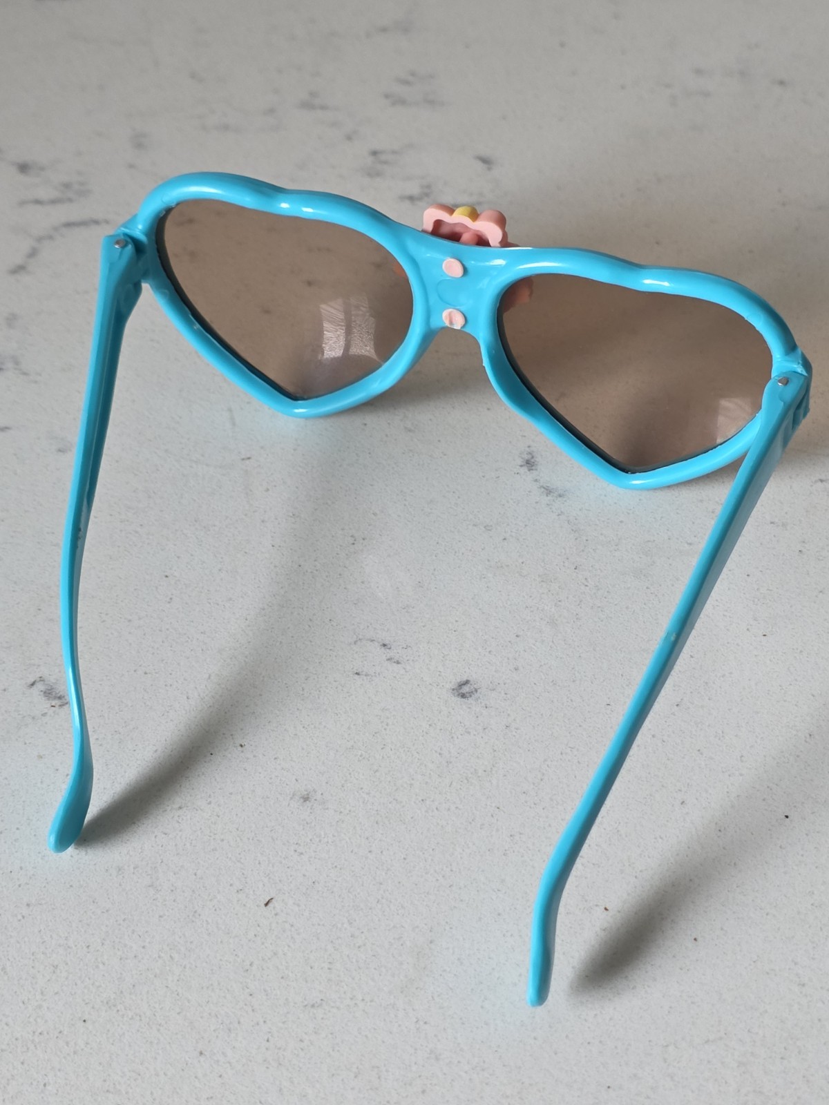 VTG 1980s Muppet Babies Miss Piggy Heart Sunglasses Blue with 3D Girl Charm RARE