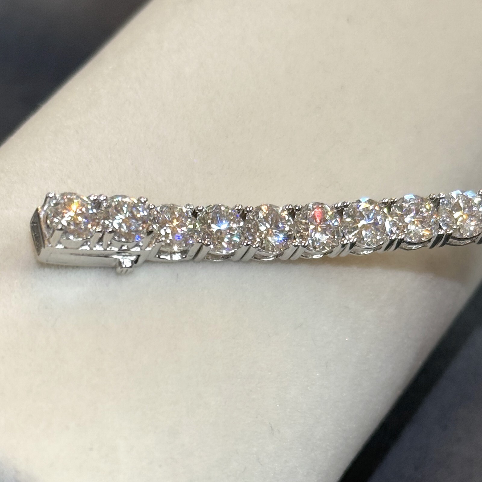 VVS1 Certified Moissanite Tennis Bracelet in 925 Silver