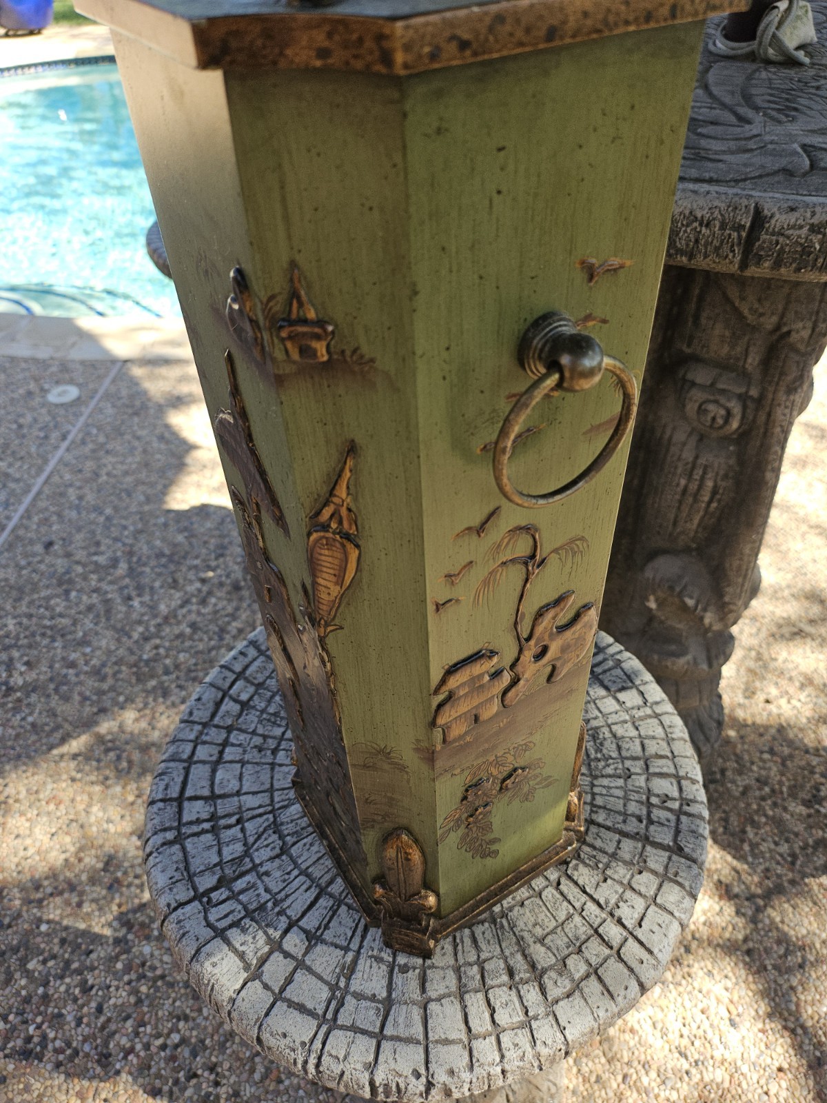 18" Octagonal Raised Japanese Asian Chinoiserie Umbrella Walking Stick Stand