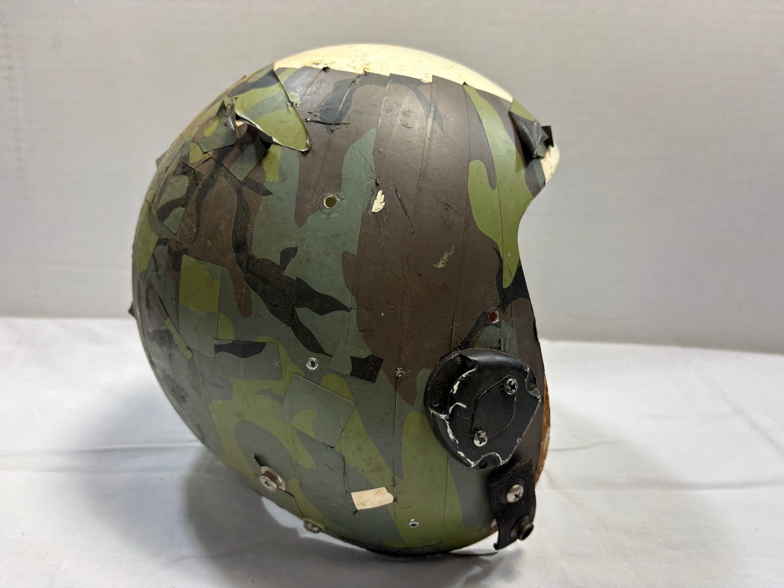 B-52 Camo Hgu-22 Flight Helmet Shell, used-demil Large semi Tape/bayos