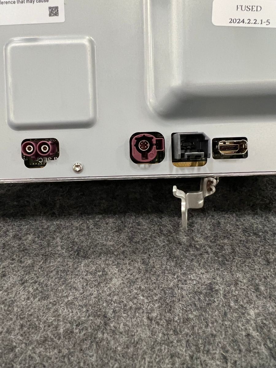 TESLA 1566786-S0-E Media Control Module For 2021-'23 Model 3. No Box*