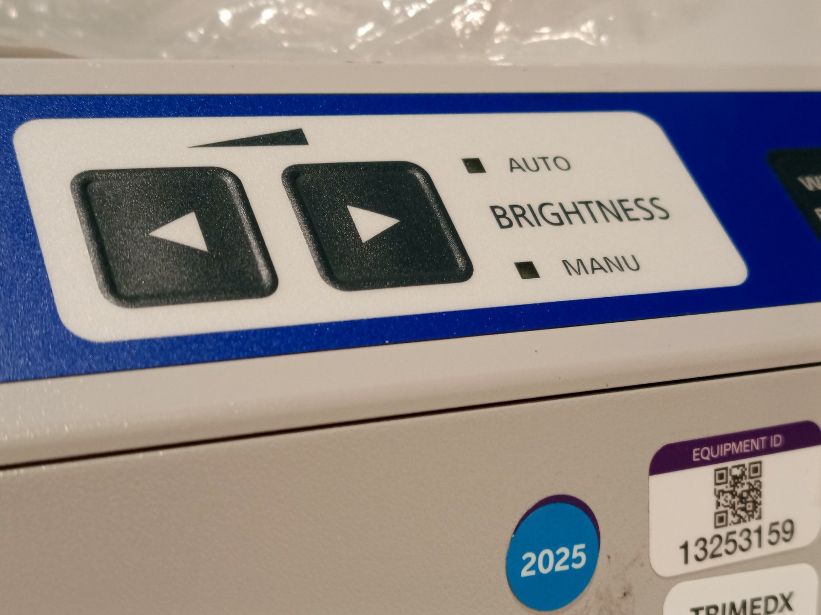 Carl Zeiss MediLive 3 CCD Mono NTSC Camera Control Unit MNR 1030-466 as shown